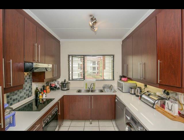 2 BEDROOM APARTMENT RENTED IN SUNNINGHILL